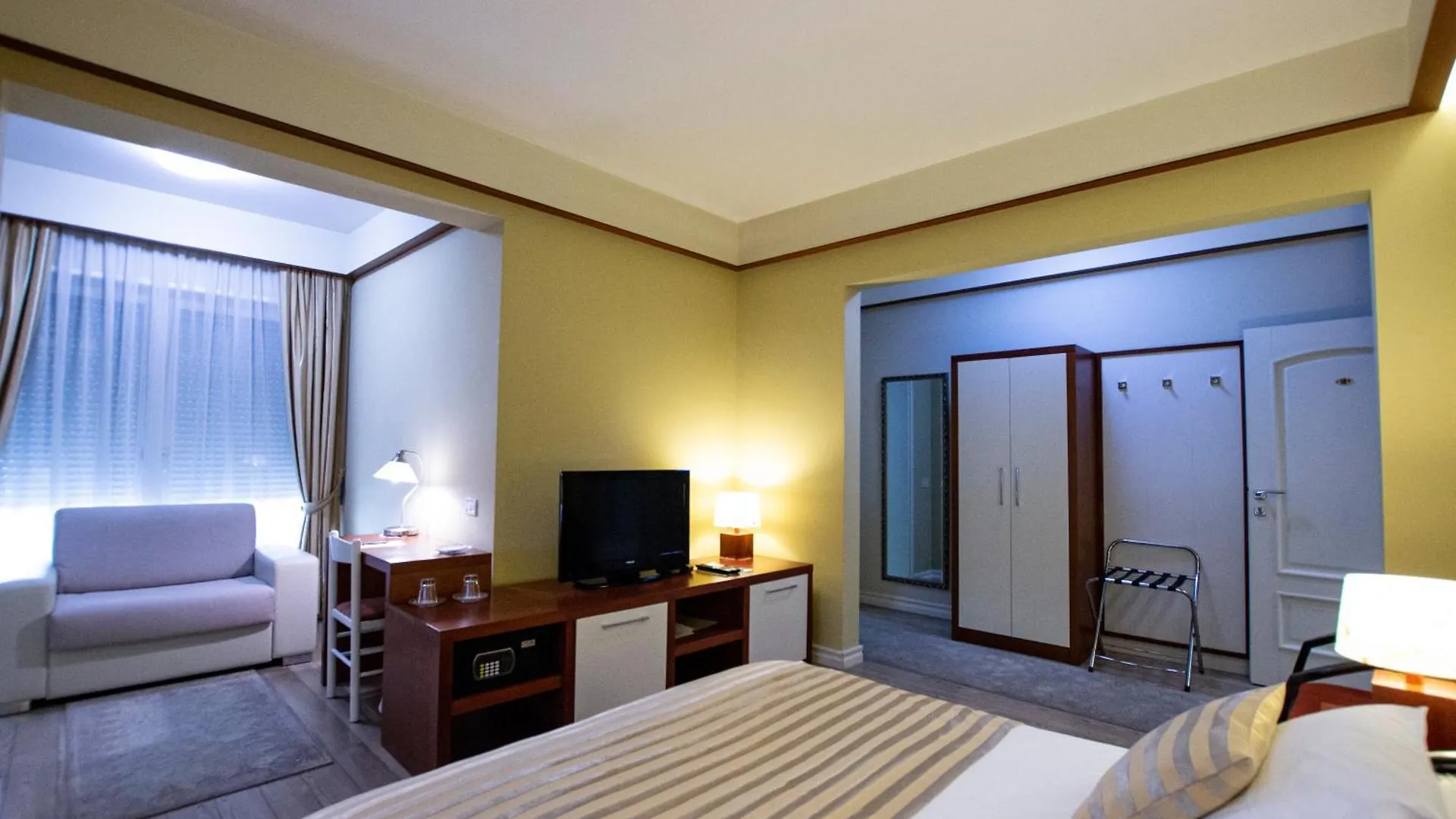 Hotel Sokrat Tirana Albania