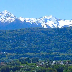 Le Belvedere : Et Table D'hotes Montmelian