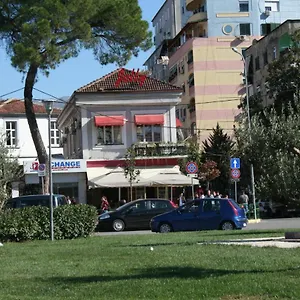 Jolly Center 3* Tirana
